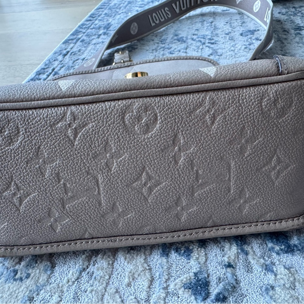 Louis Vuitton Diane Crossbody Bag - Picture 7 of 10